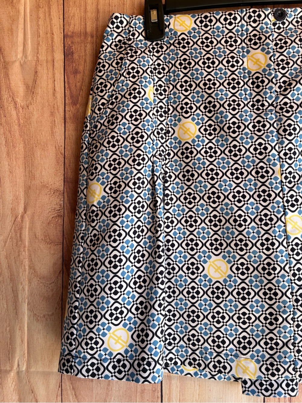 VUARNET SPORT featuring a blue, white, and yellow geometric print Skort Size 10 - Picture 2 of 7